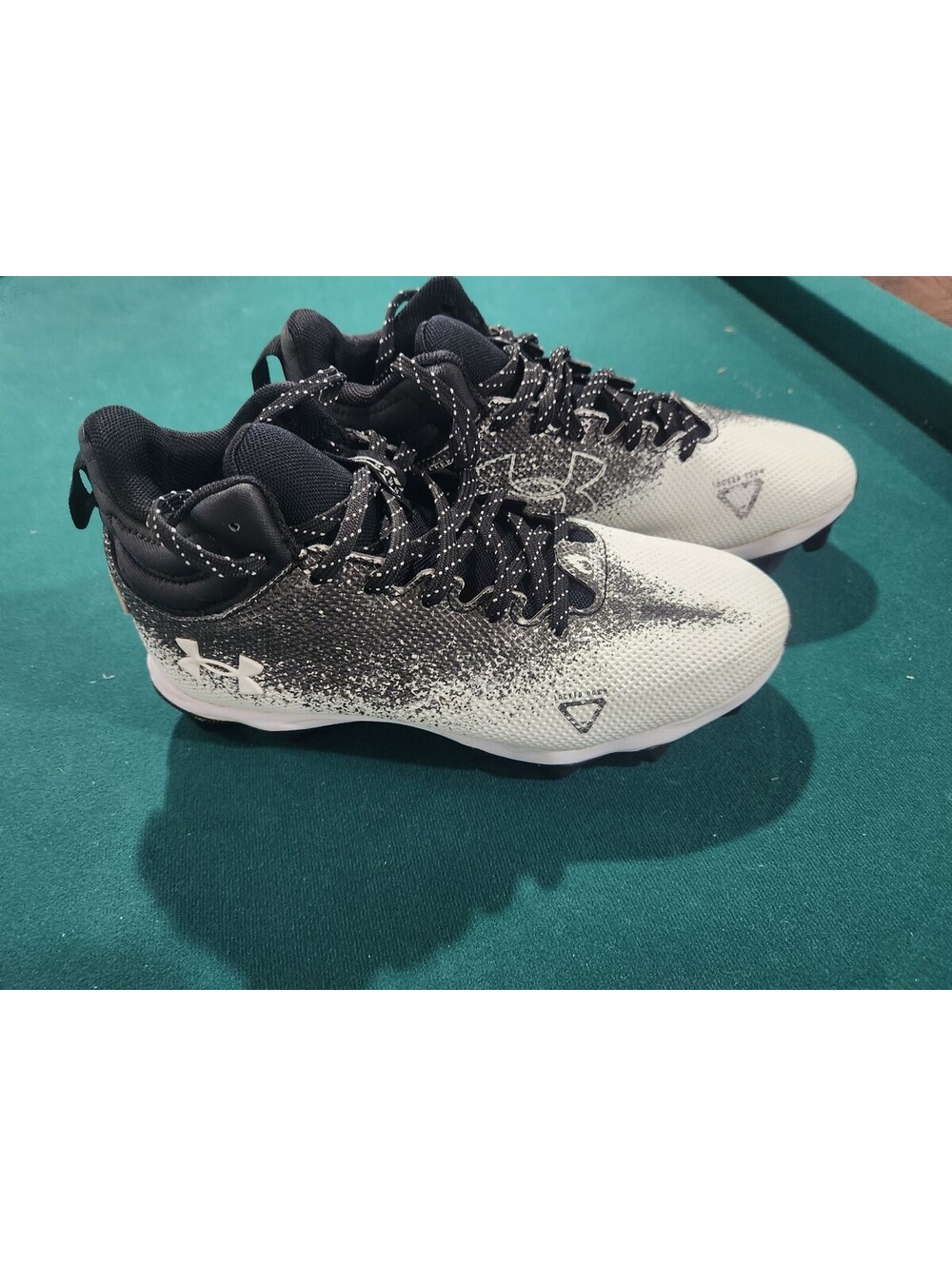 Under Armour Youth Spotlight Franchise RM 2.0 Football Cleats 5Y